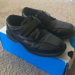 Boy black dress shoes EUC size 10 Toddler